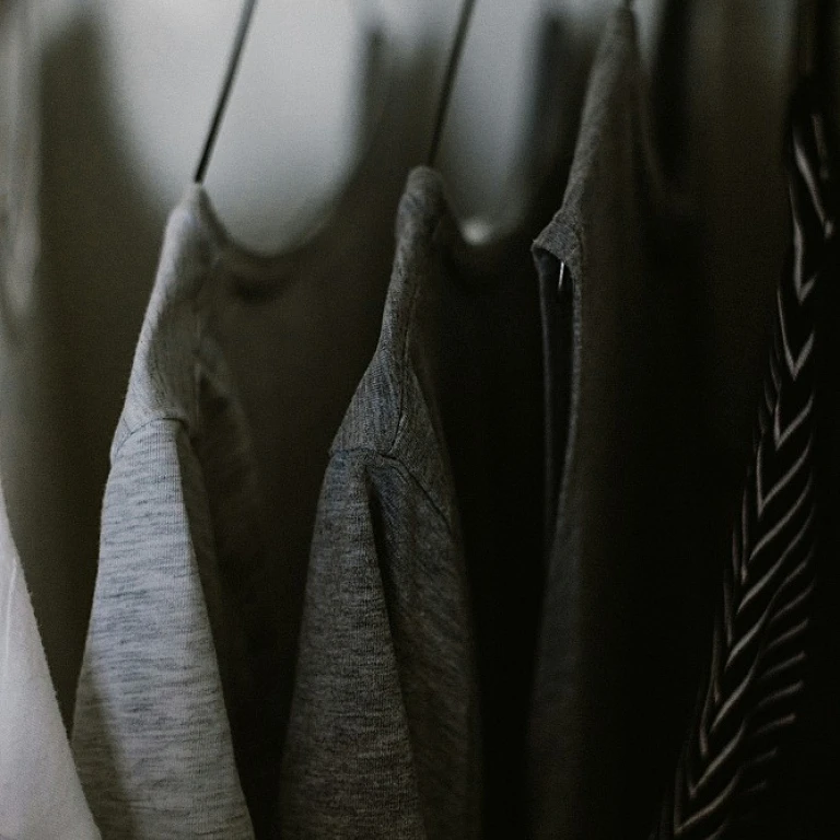 L'attrait du tee-shirt pêche : entre style et fonctionnalité
