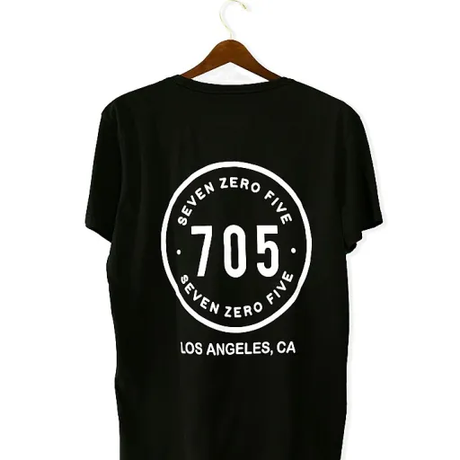 Comment choisir un t-shirt col V homme de qualité pour un style affirmé