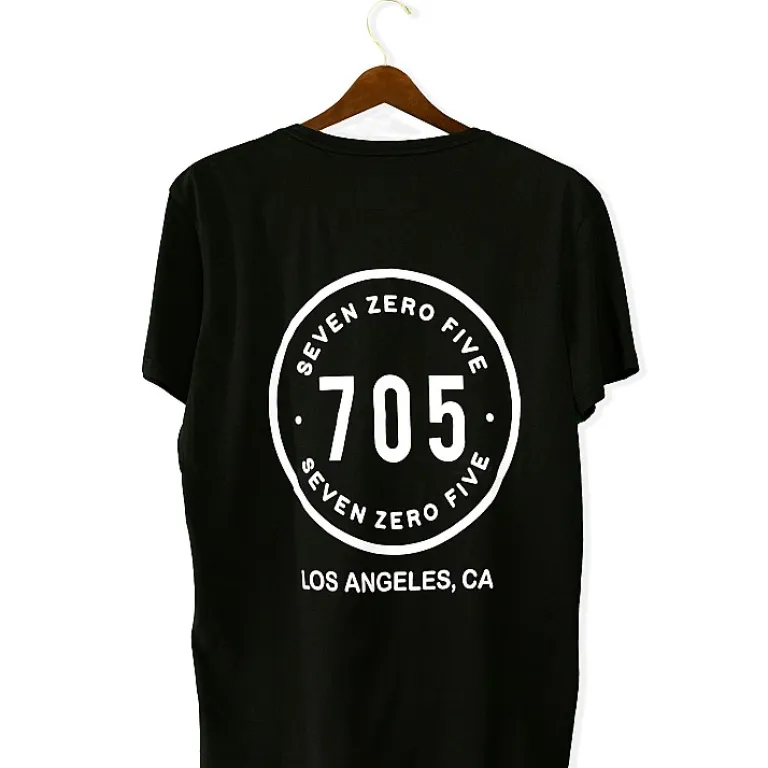 Pourquoi choisir un t-shirt col V pour un style moderne et décontracté