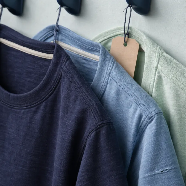 Pourquoi Loom et Asphalte refusent le mot collection (et ce que ca dit du t-shirt qu'on achete)