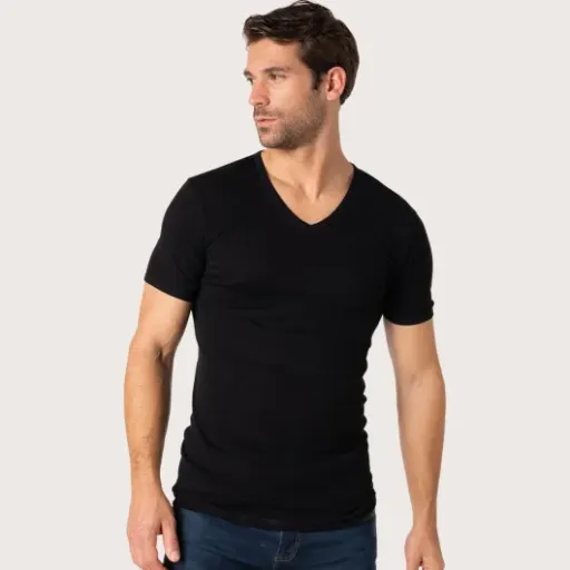 Test Eminence - Lot de 3 Tee-Shirts col V Pur Coton Premium : le basique noir qui fait le job sous une chemise